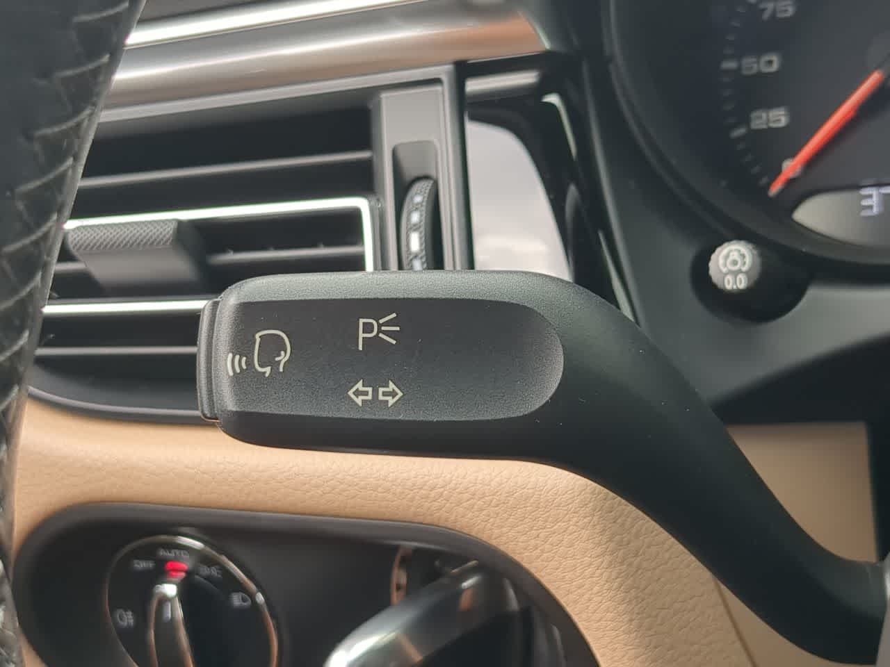 Thumbnail: 2021 Porsche Macan - 28