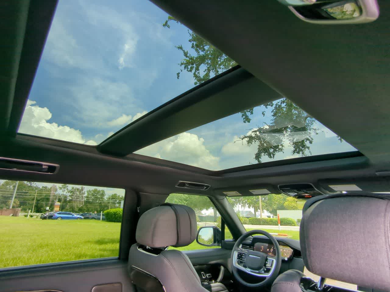 Thumbnail: 2025 Land Rover Range Rover - 23