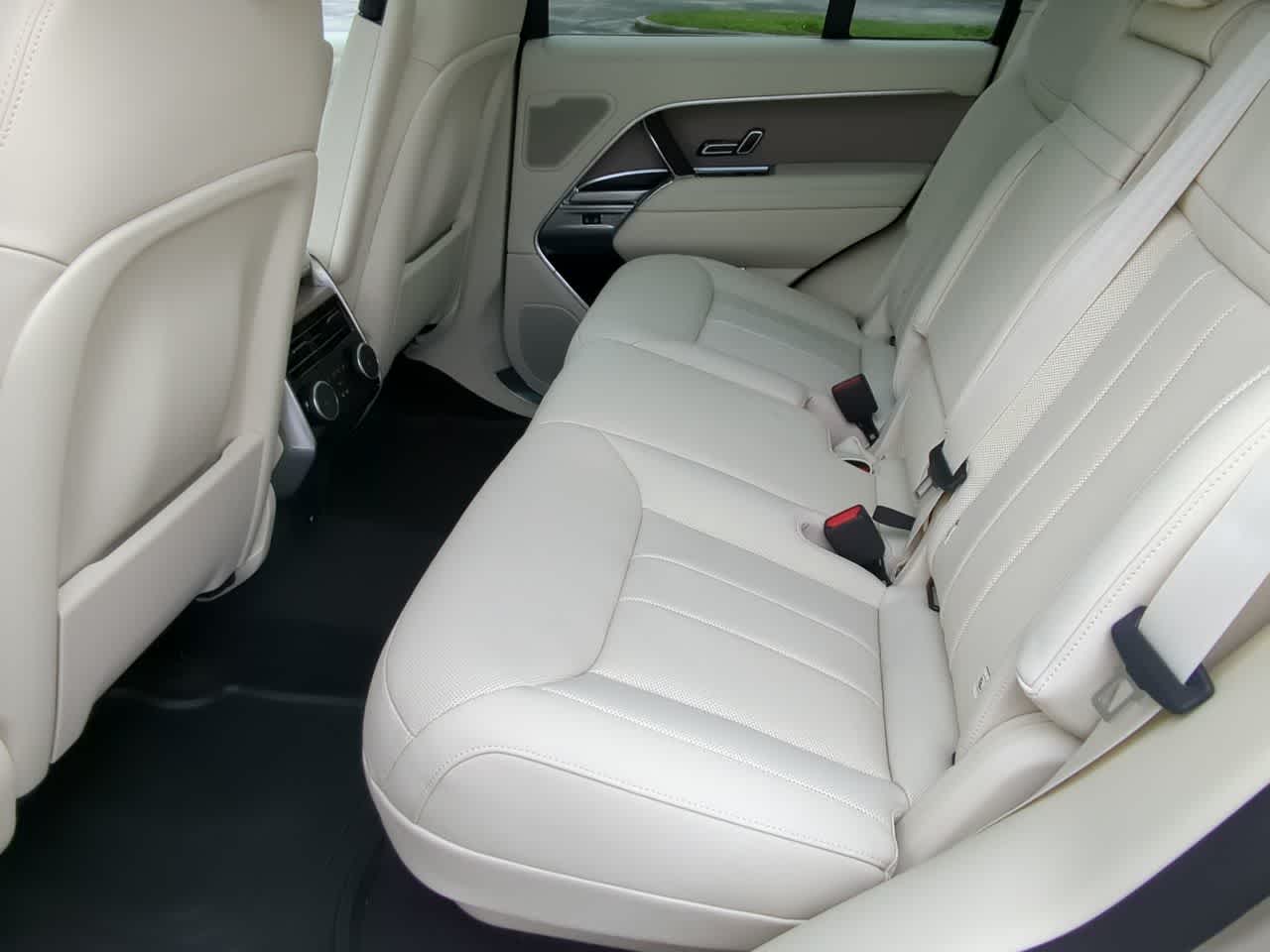 Thumbnail: 2025 Land Rover Range Rover - 21