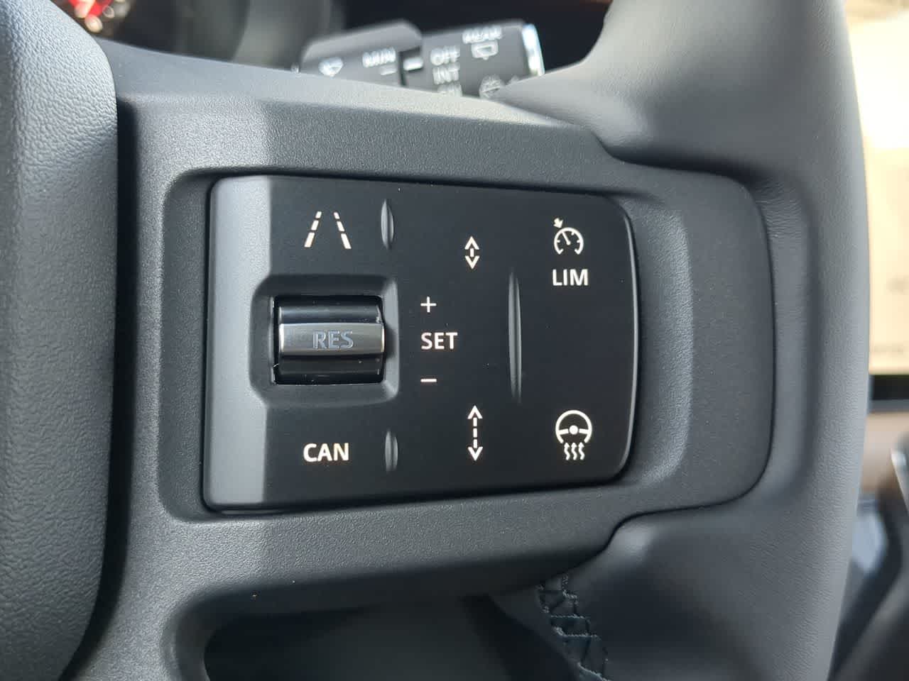 Thumbnail: 2025 Land Rover Defender - 27