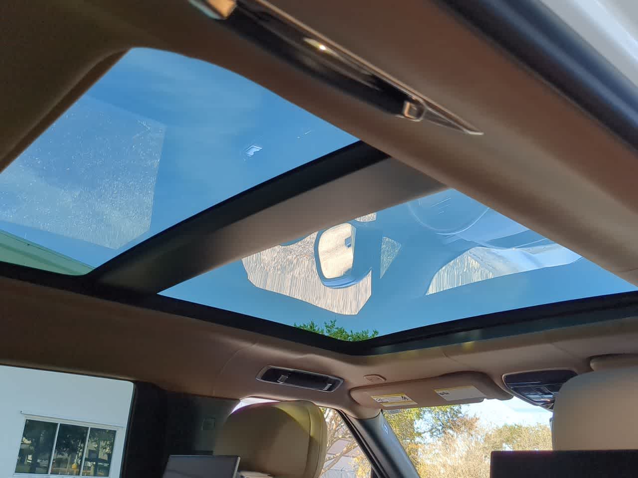 Thumbnail: 2023 Land Rover Range Rover - 22