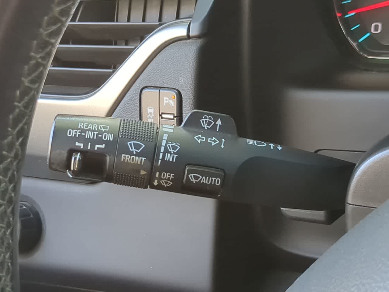 Thumbnail: 2018 Chevrolet Tahoe - 24