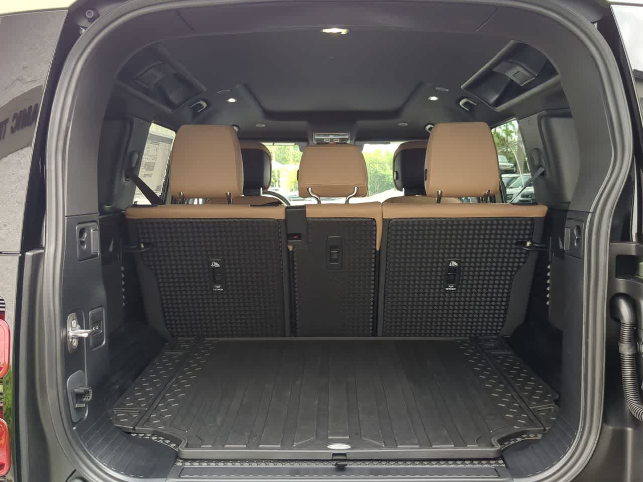 Thumbnail: 2025 Land Rover Defender - 37