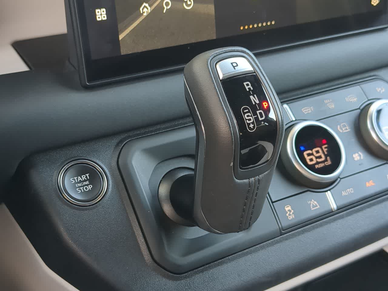 Thumbnail: 2025 Land Rover Defender - 34