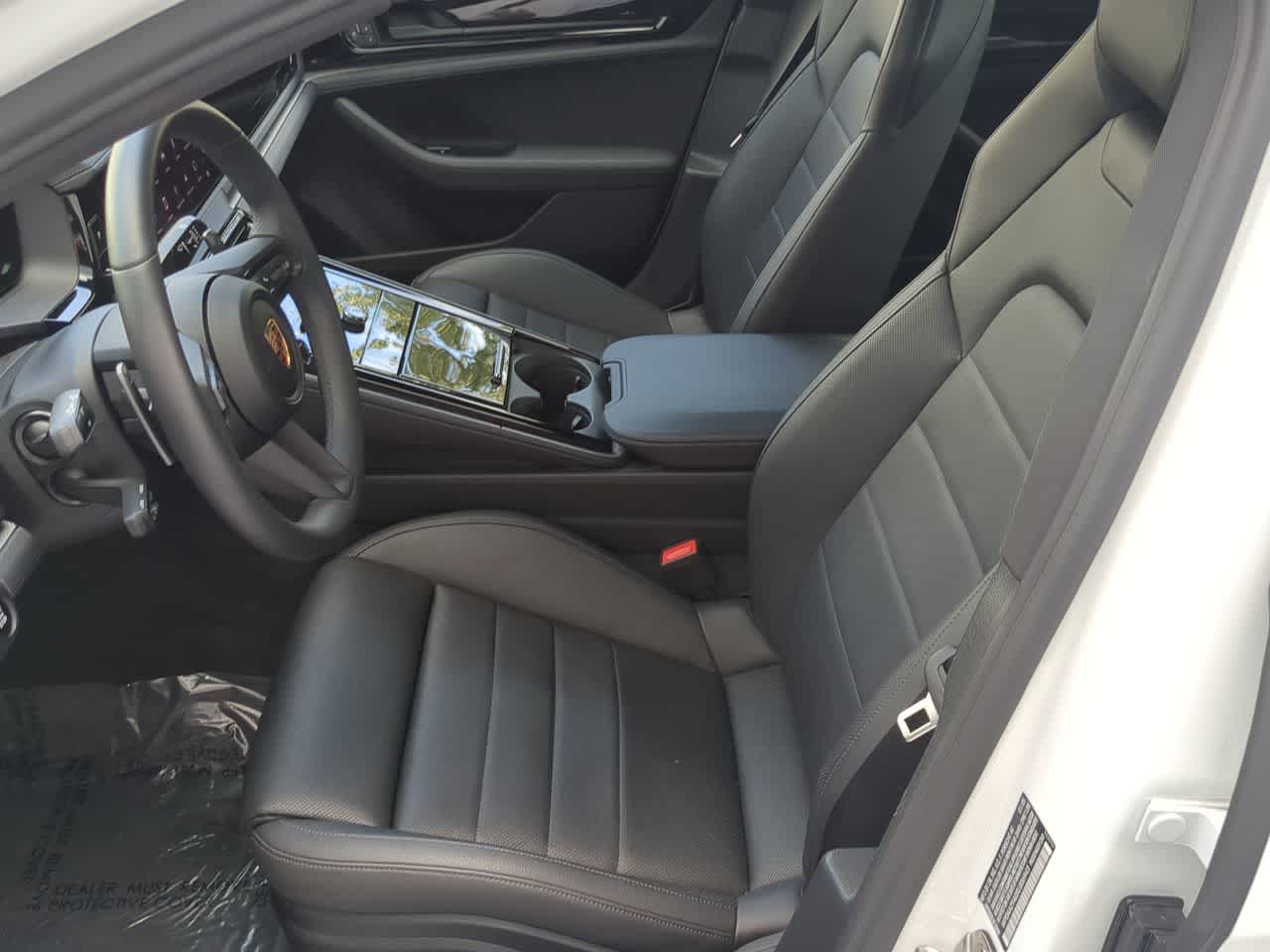 Thumbnail: 2025 Porsche Panamera - 17