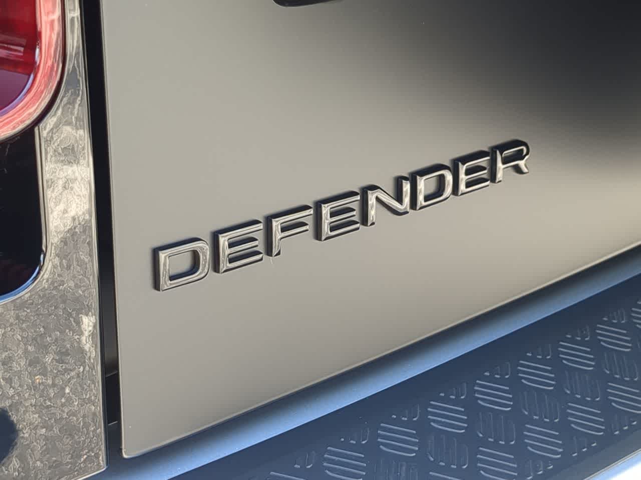 Thumbnail: 2025 Land Rover Defender - 13