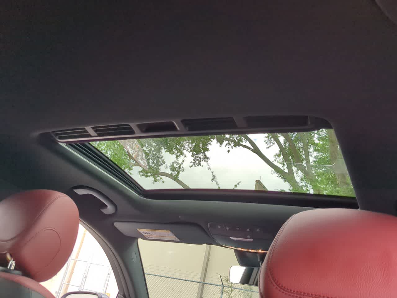 Thumbnail: 2022 Mercedes-Benz GLC - 22