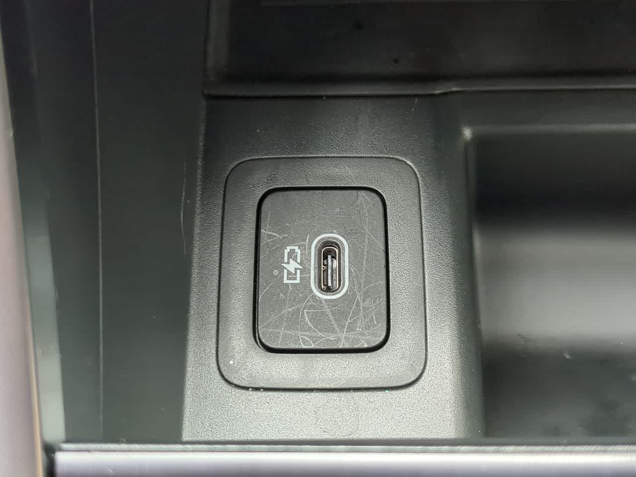 Thumbnail: 2026 Land Rover Range Rover Velar - 33