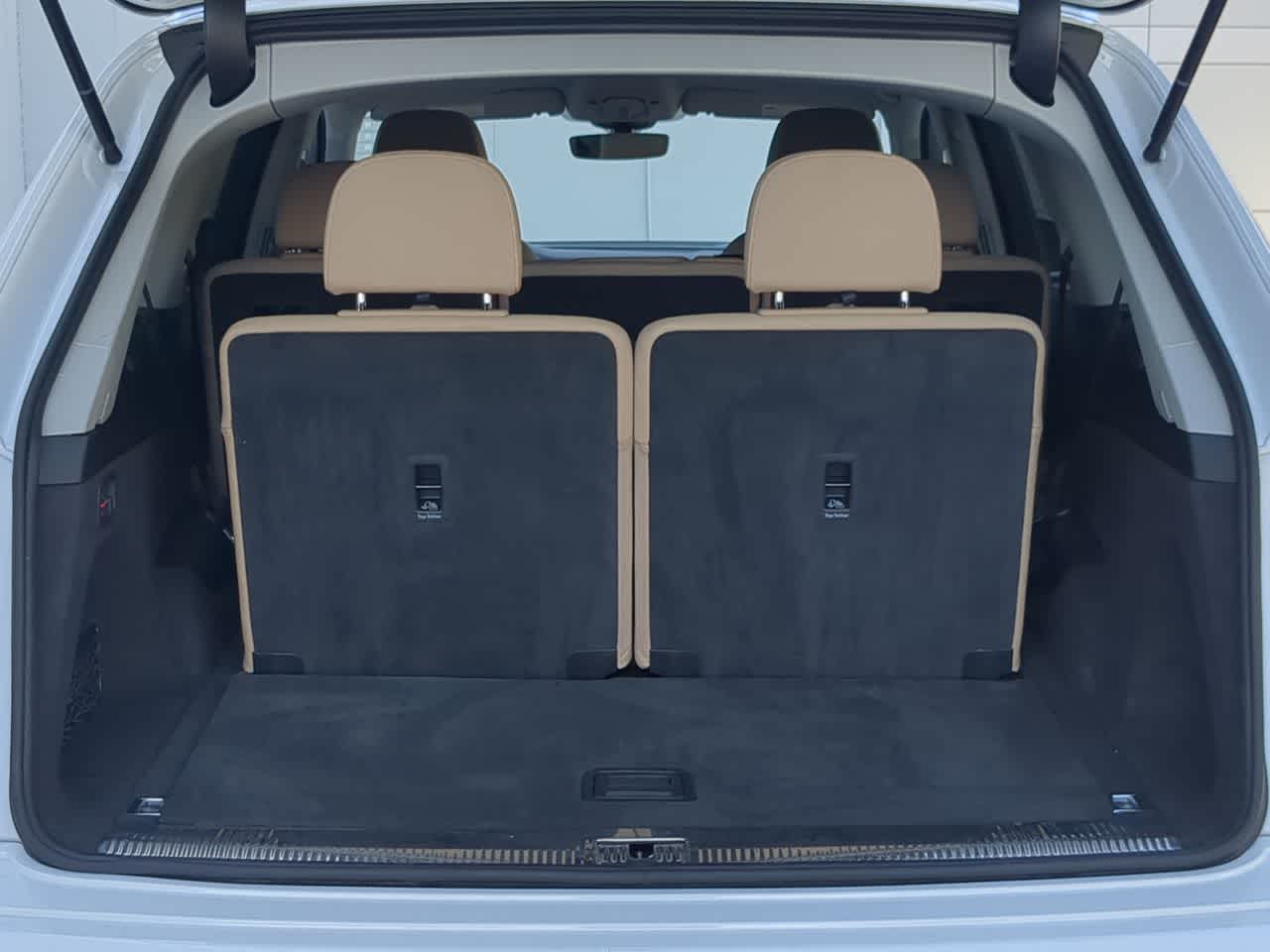 Thumbnail: 2025 Audi Q7 - 34