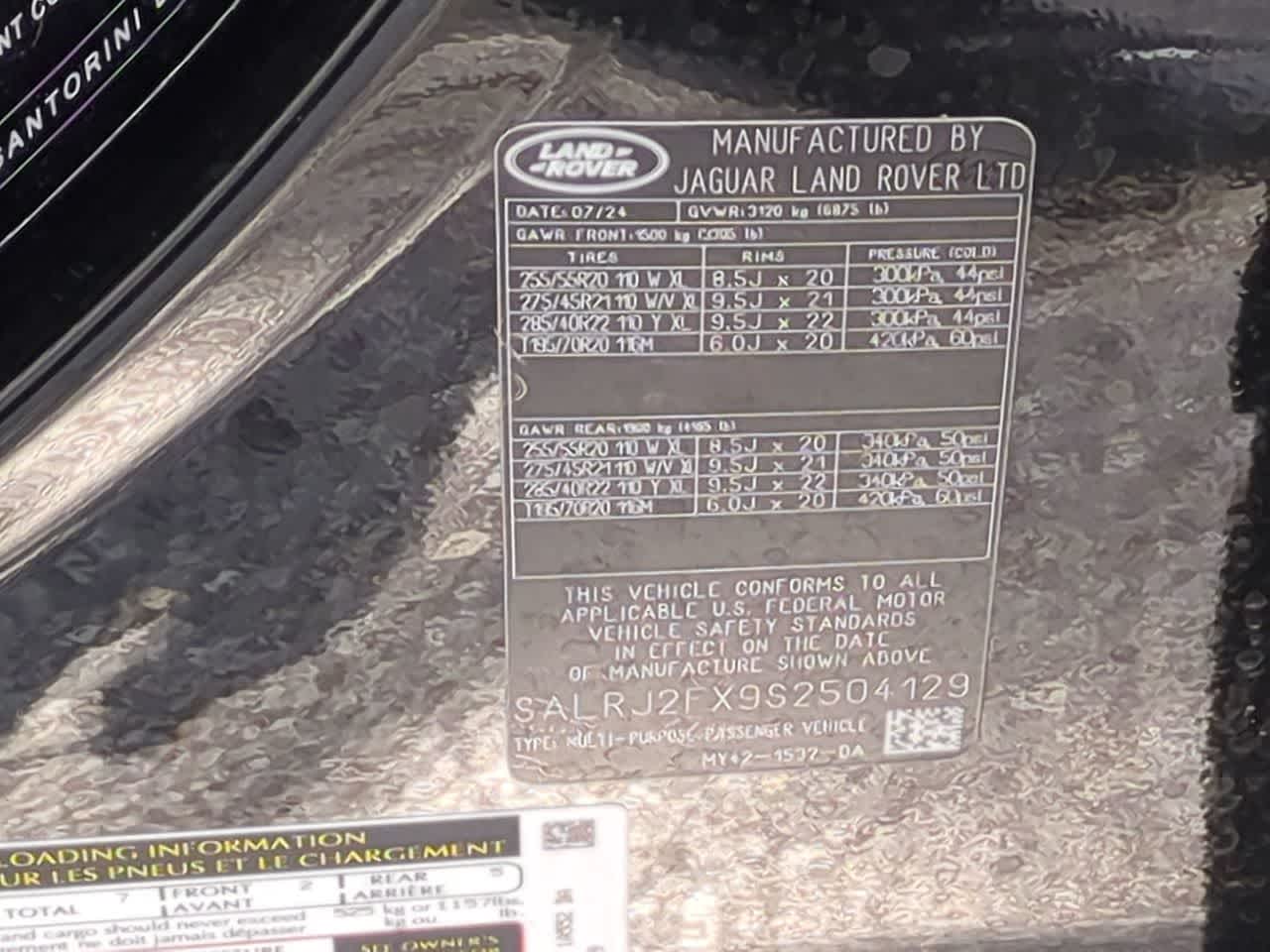 Thumbnail: 2025 Land Rover Discovery - 37