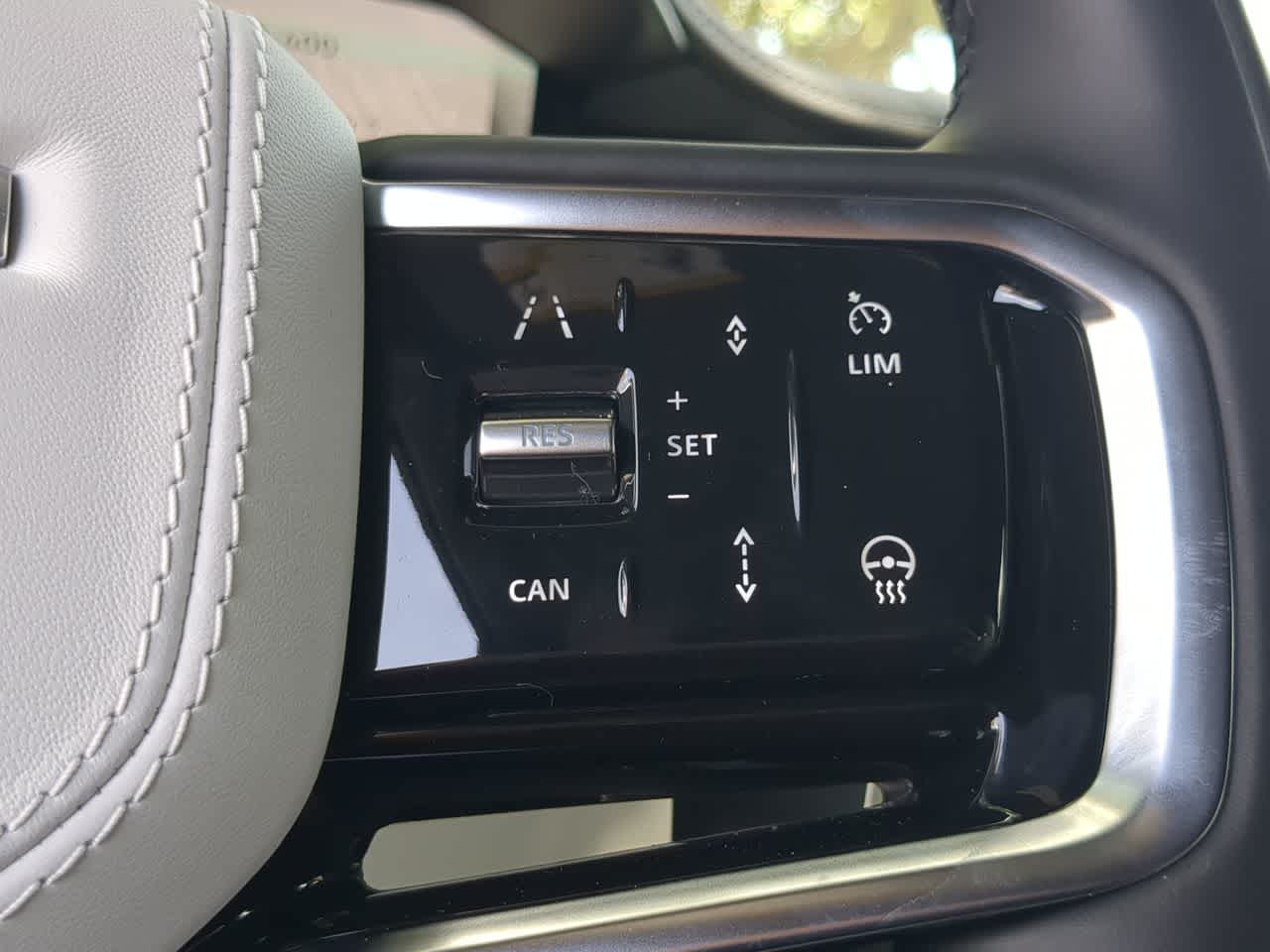 Thumbnail: 2026 Land Rover Range Rover Sport - 27