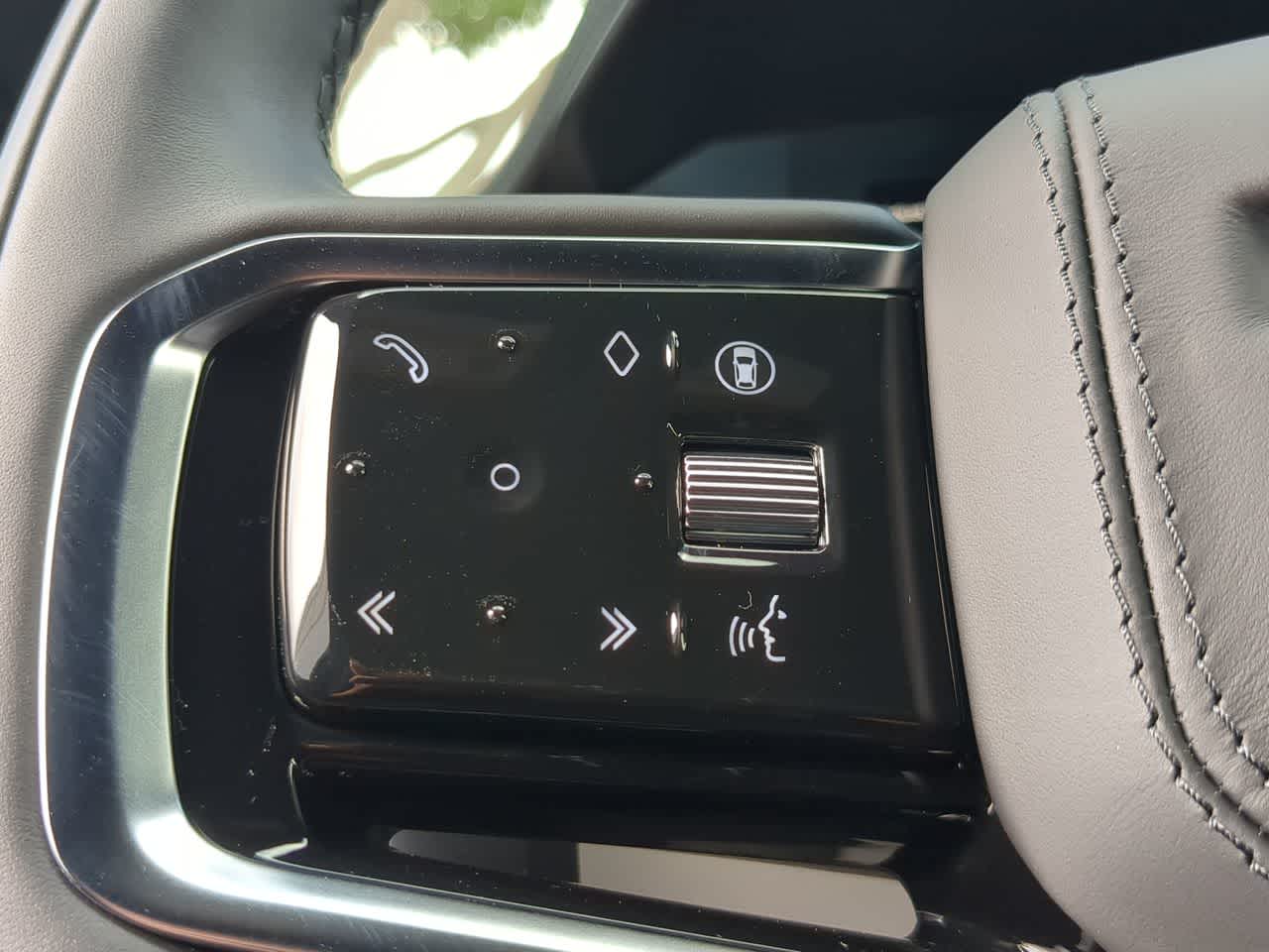 Thumbnail: 2026 Land Rover Range Rover Sport - 26