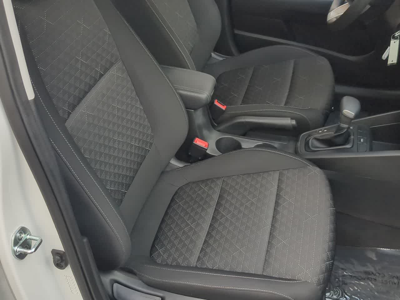 Thumbnail: 2023 Kia Rio - 21