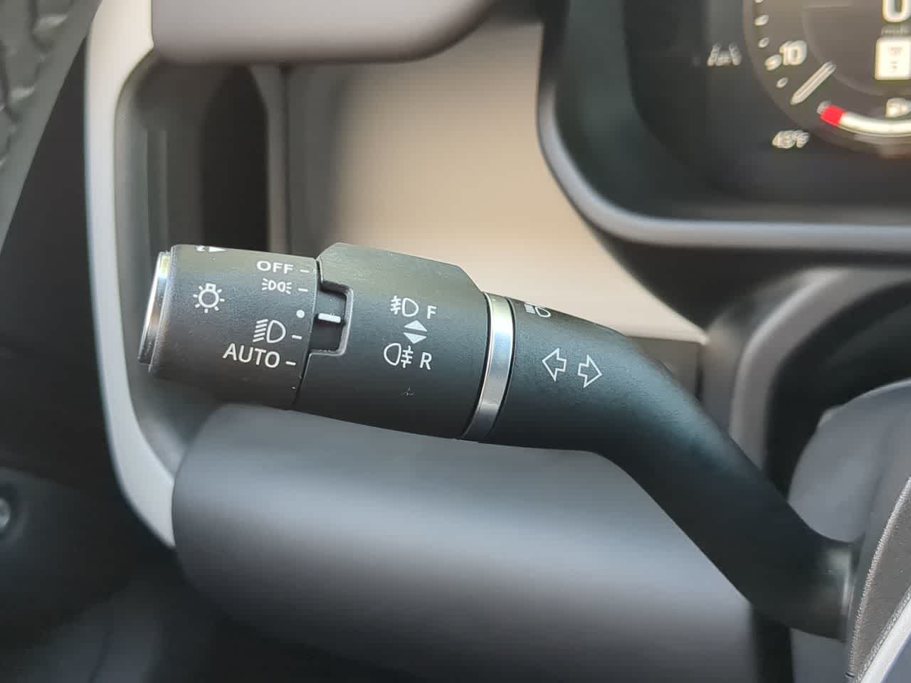 Thumbnail: 2025 Land Rover Defender - 28