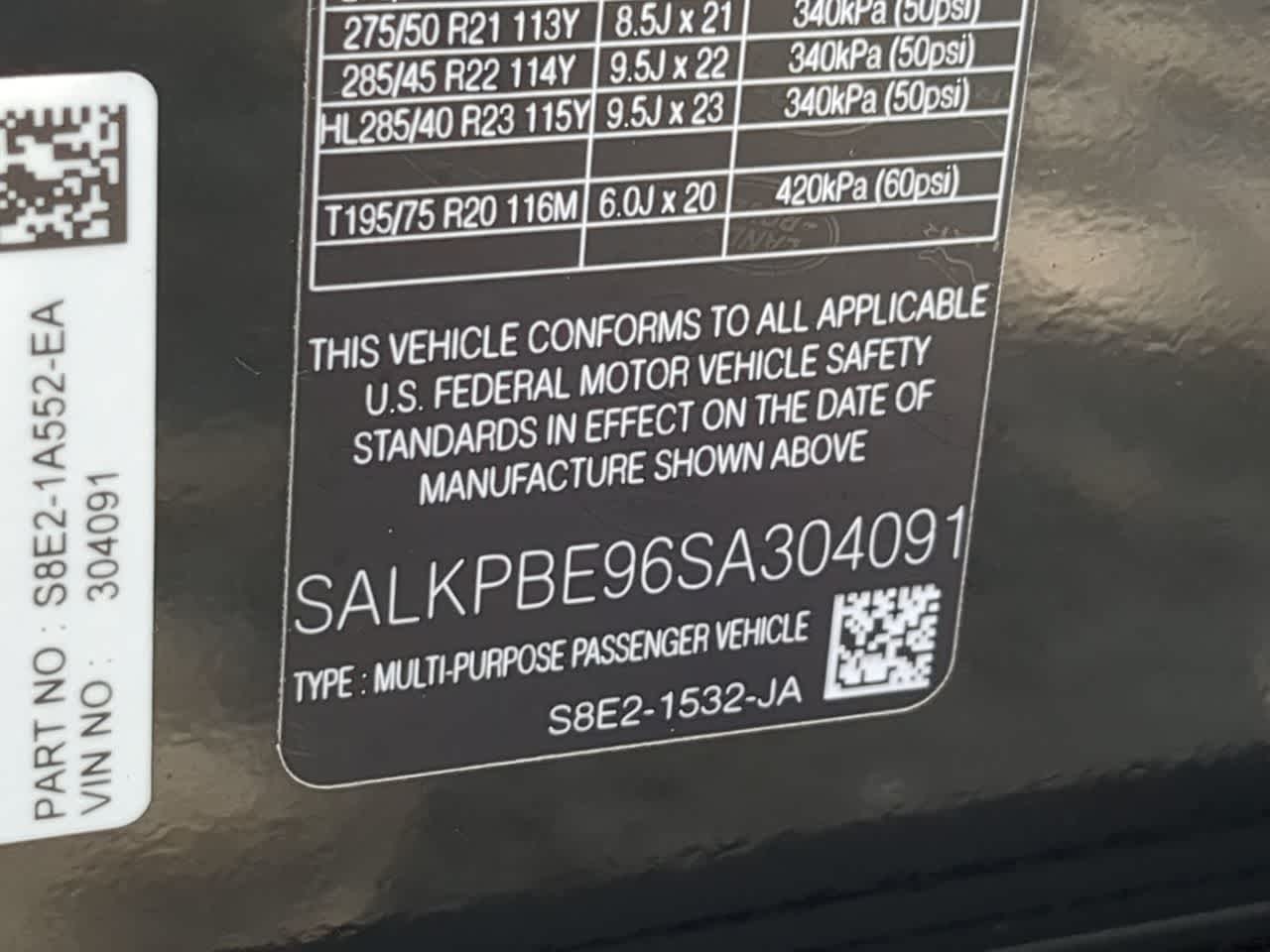2025 Land Rover Range Rover SE 37