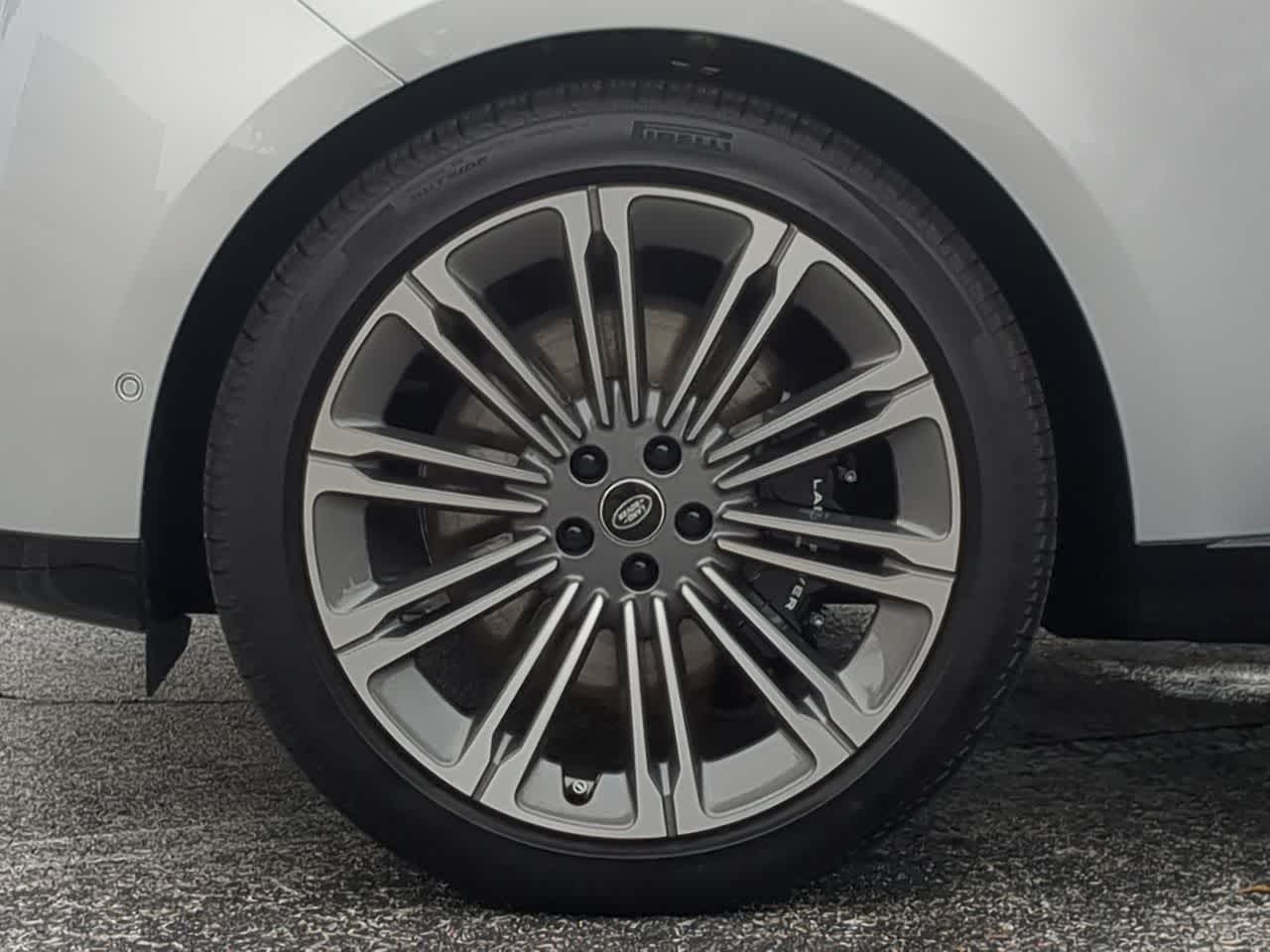 Thumbnail: 2025 Land Rover Range Rover - 14