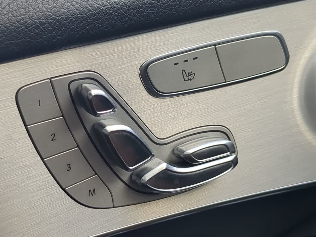 Thumbnail: 2020 Mercedes-Benz GLC - 17