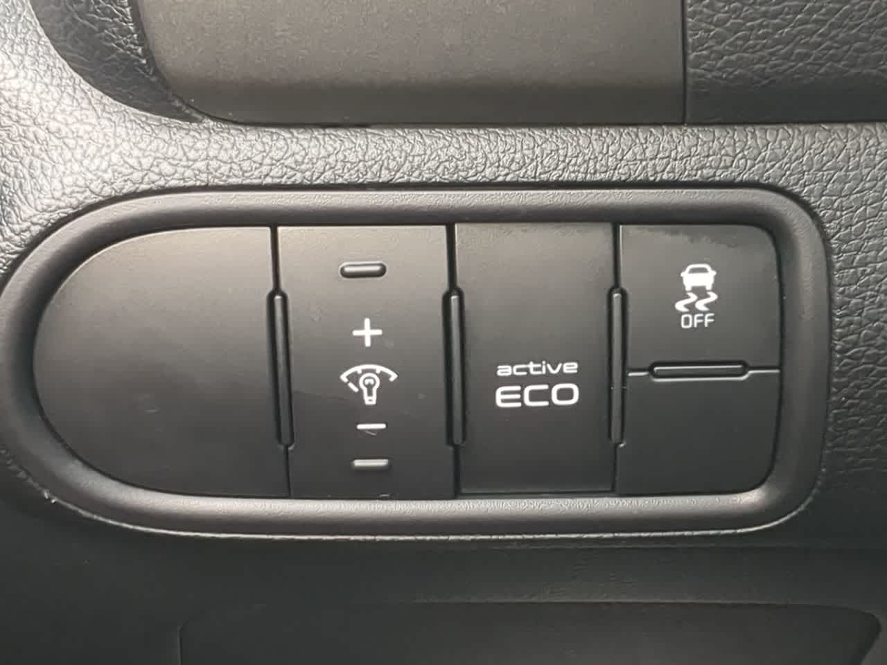 Thumbnail: 2016 Kia Forte - 36