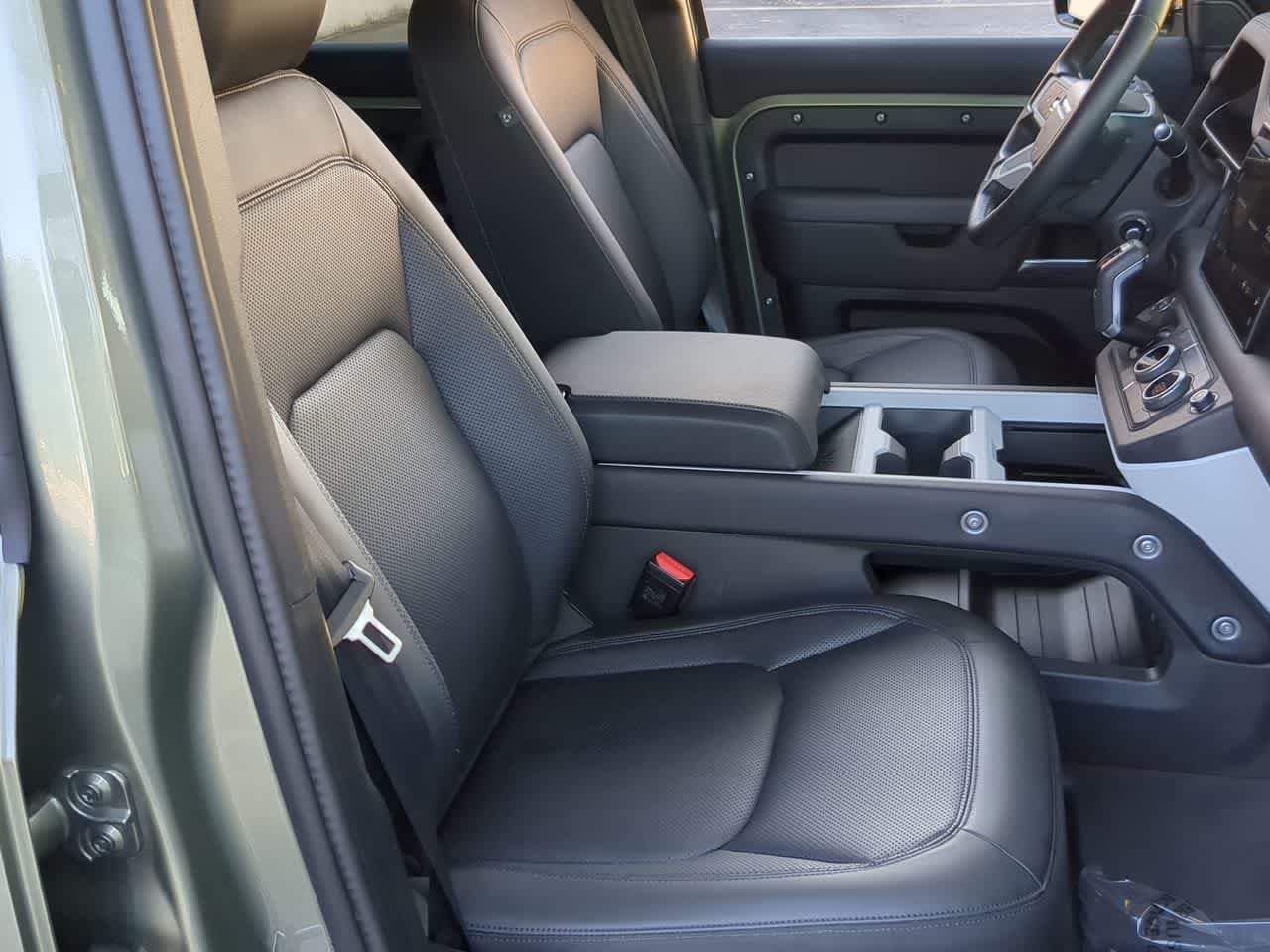 Thumbnail: 2025 Land Rover Defender - 23