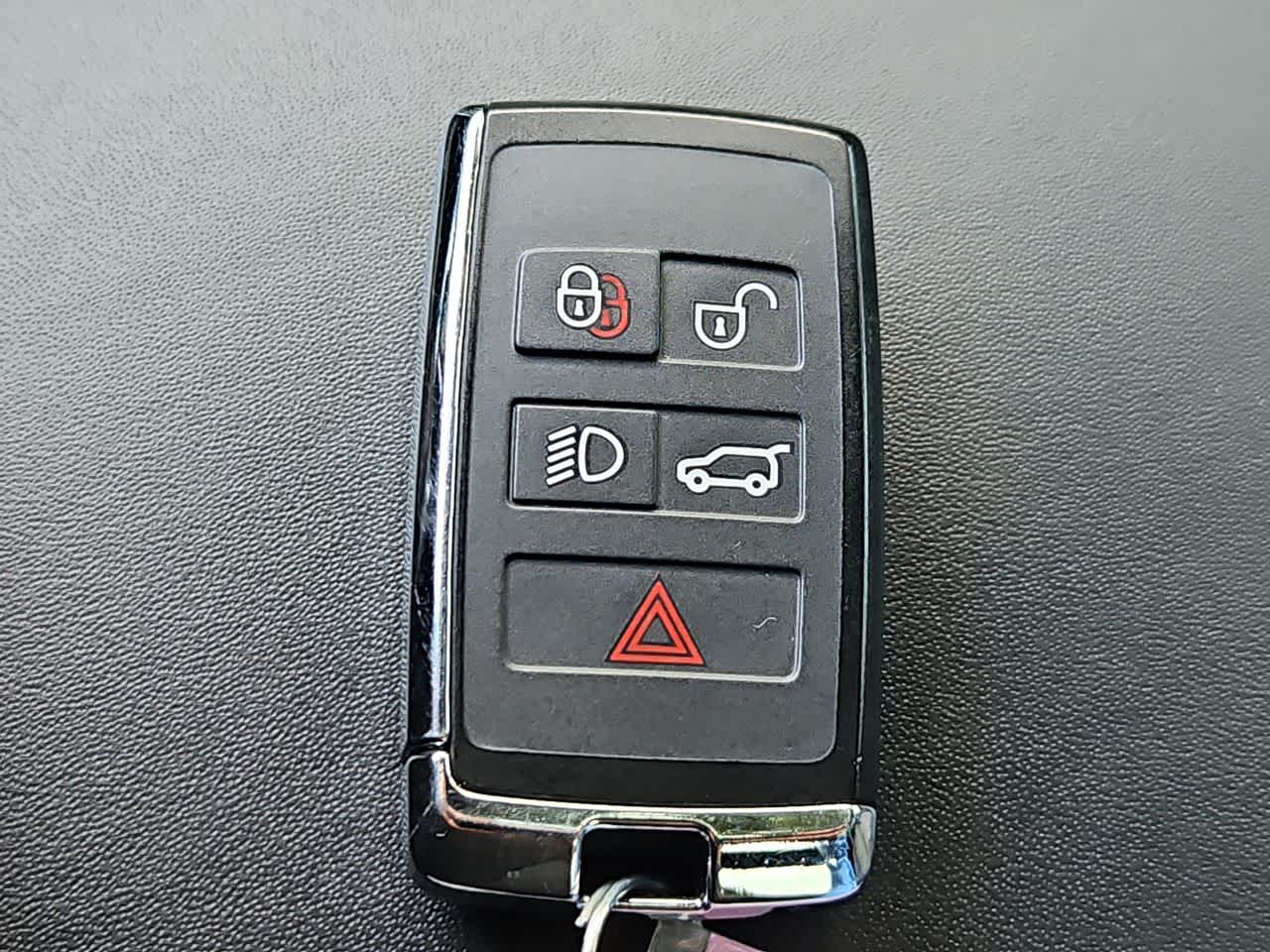 Thumbnail: 2022 Land Rover Range Rover - 38