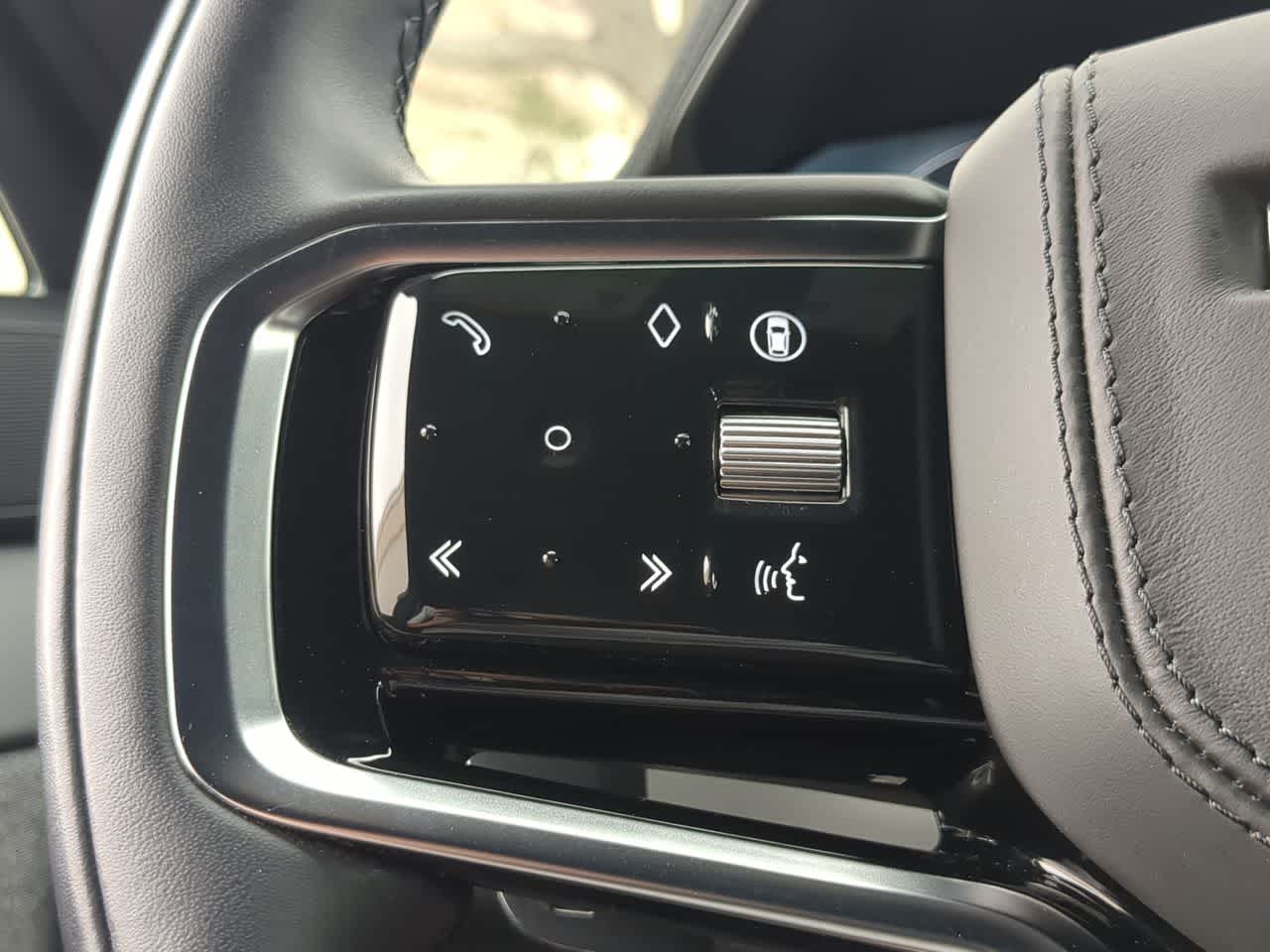 Thumbnail: 2025 Land Rover Range Rover Sport - 26