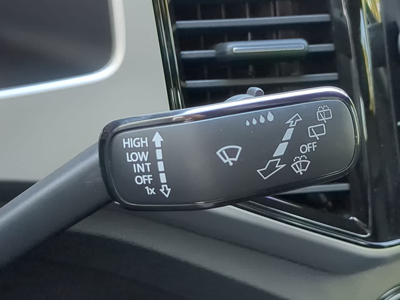 Thumbnail: 2023 Volkswagen Atlas - 27