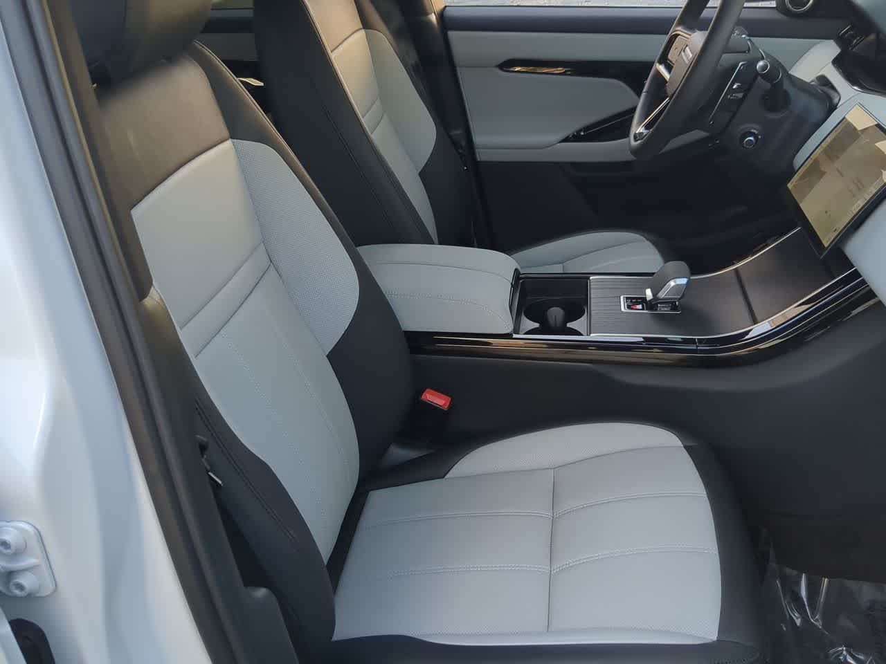 Thumbnail: 2026 Land Rover Range Rover Evoque - 23