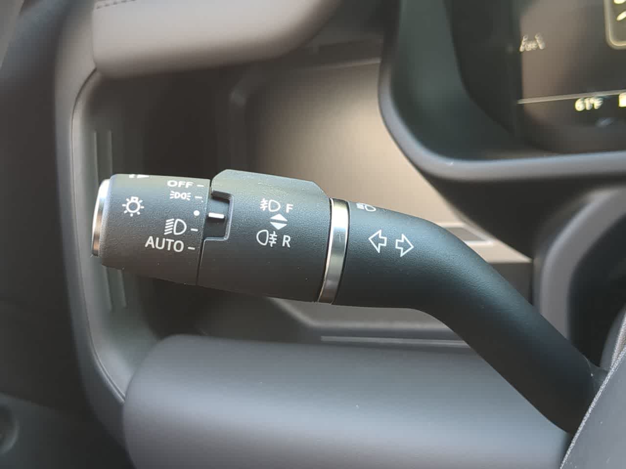 Thumbnail: 2025 Land Rover Defender - 29