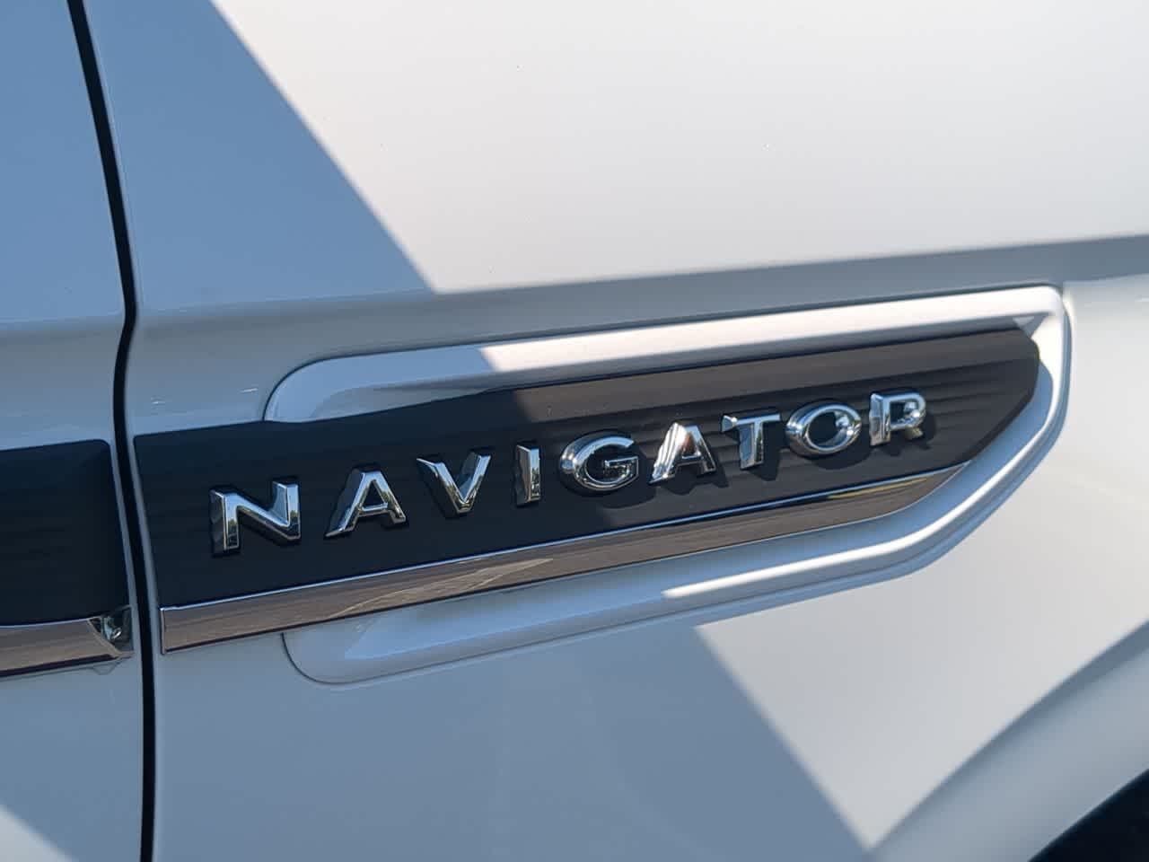 Thumbnail: 2024 Lincoln Navigator - 12