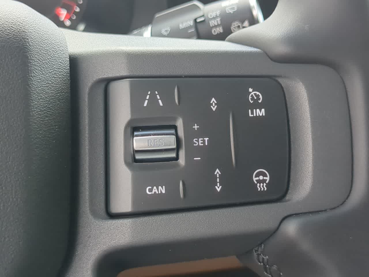 Thumbnail: 2025 Land Rover Defender - 27