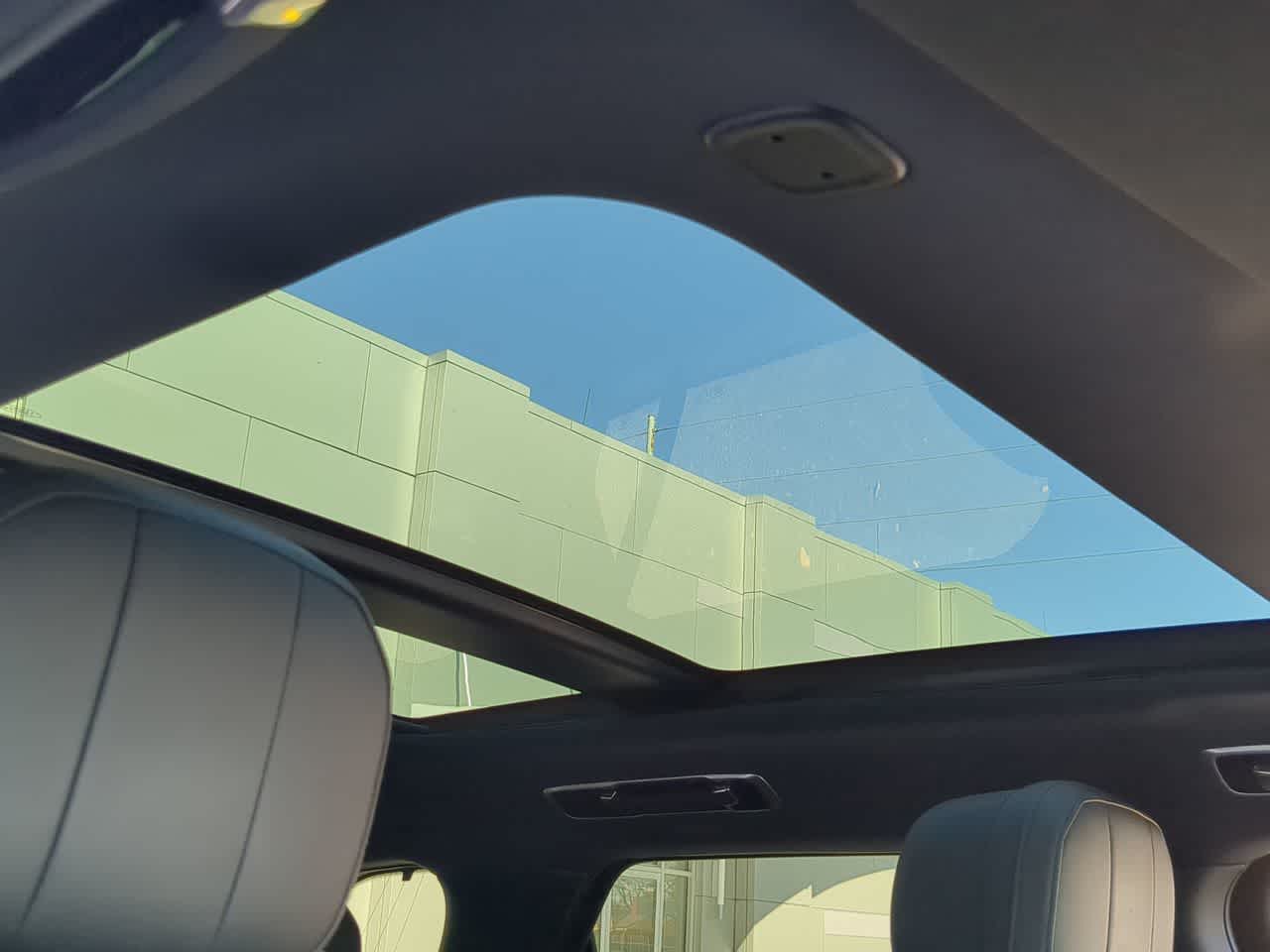 Thumbnail: 2025 Land Rover Range Rover Sport - 18