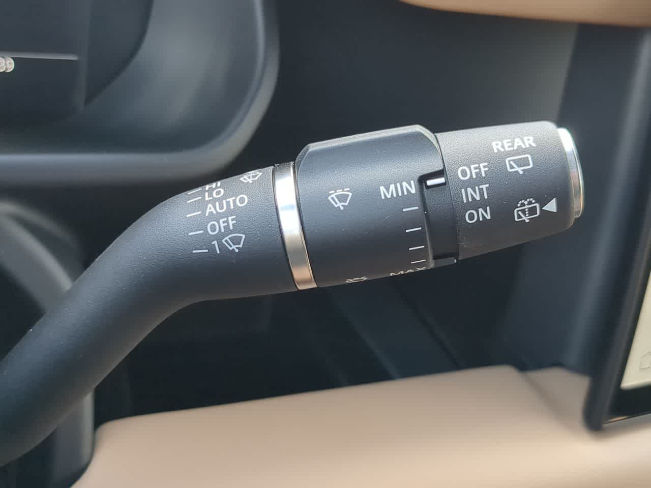 Thumbnail: 2025 Land Rover Defender - 28