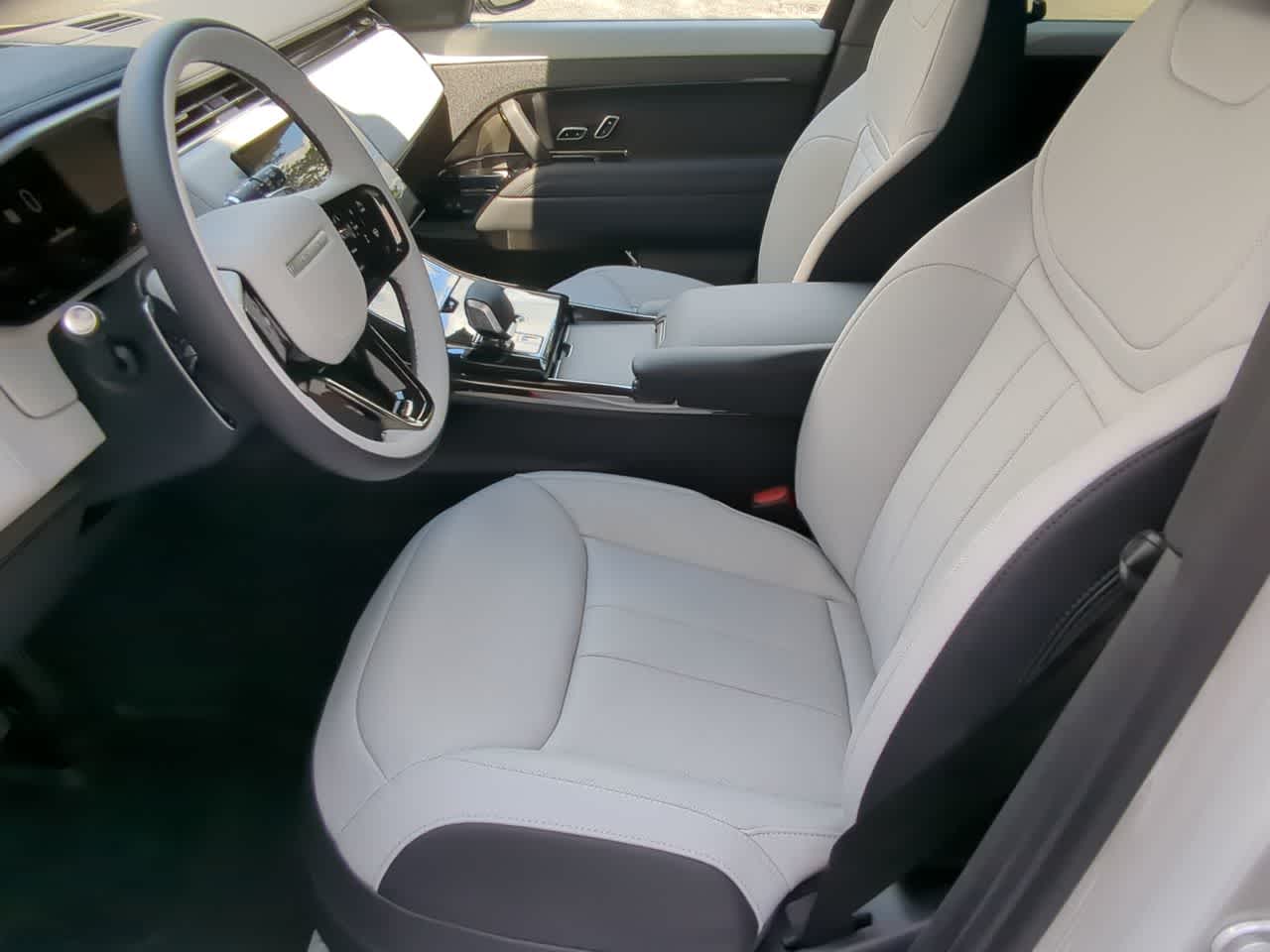 Thumbnail: 2025 Land Rover Range Rover Sport - 17