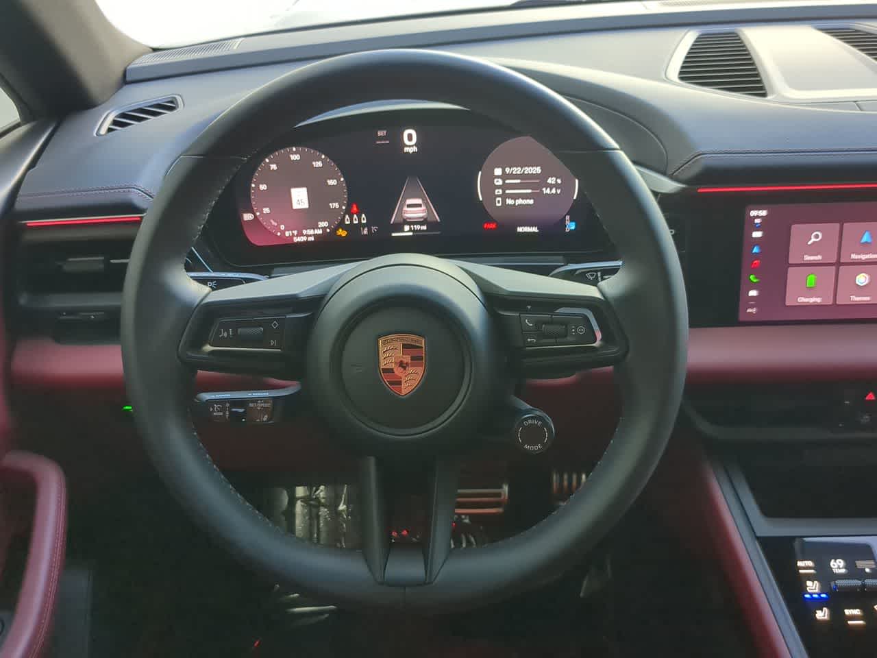 Thumbnail: 2025 Porsche Macan - 24