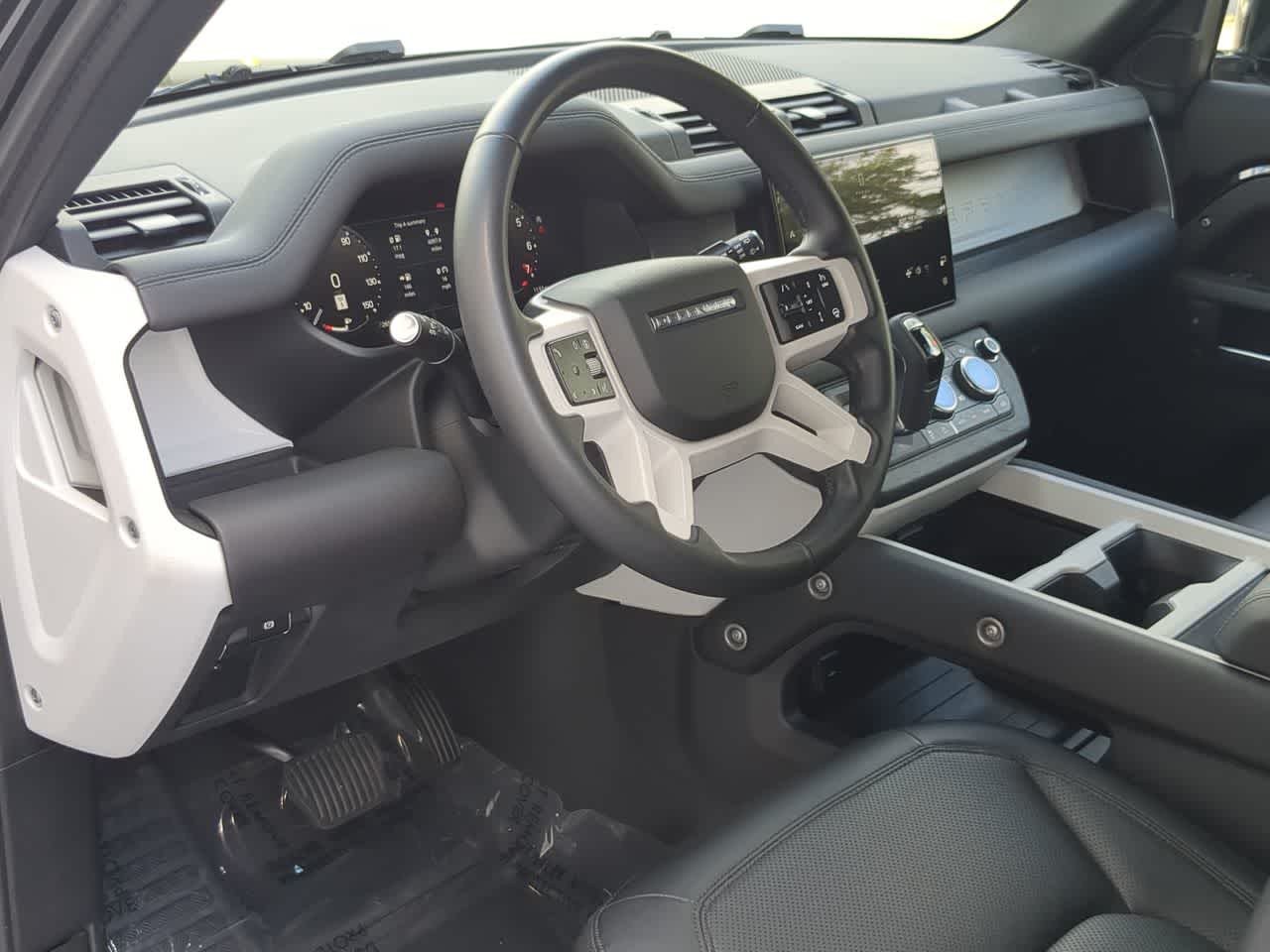 Thumbnail: 2025 Land Rover Defender - 10