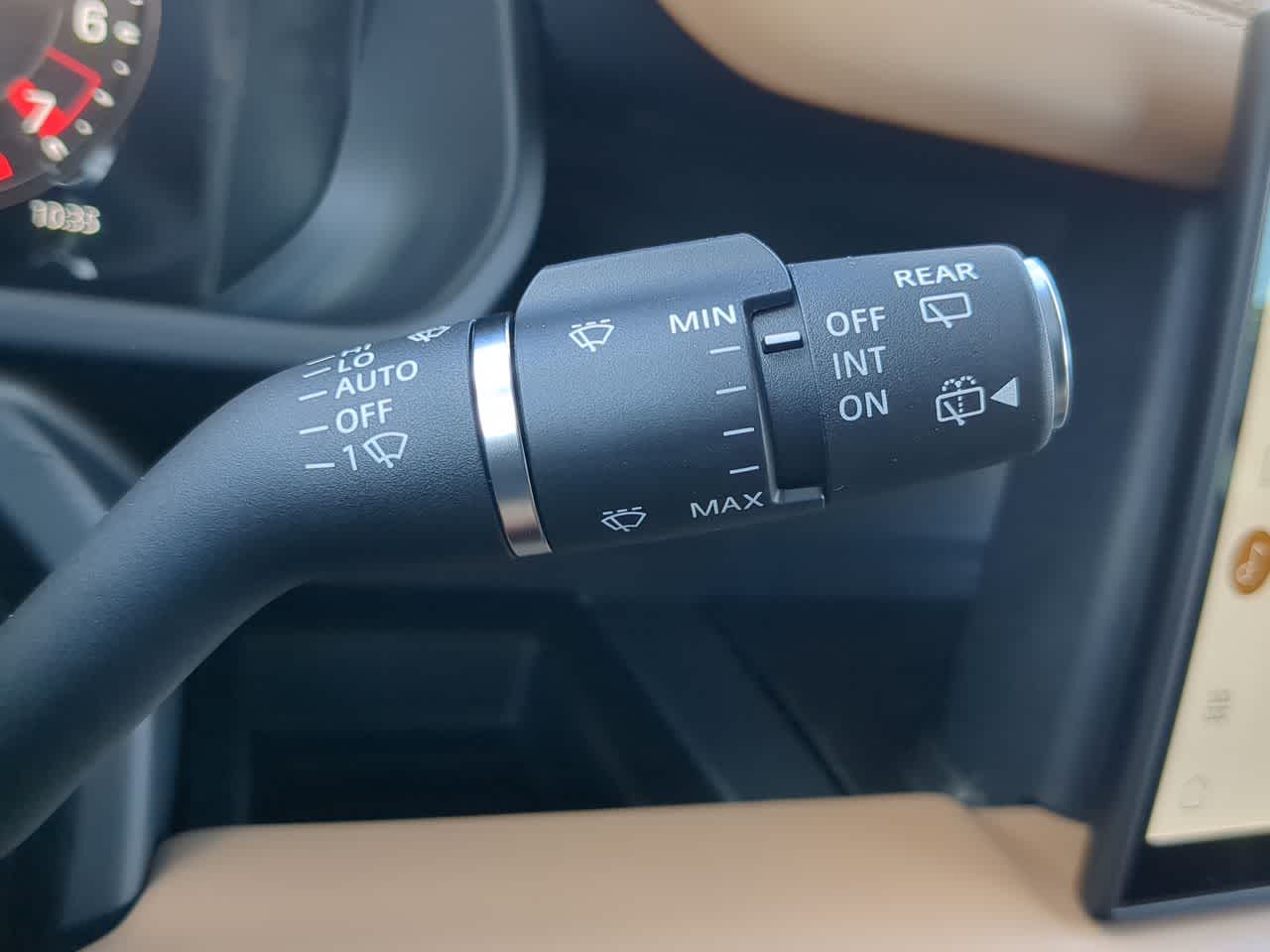 Thumbnail: 2025 Land Rover Defender - 28