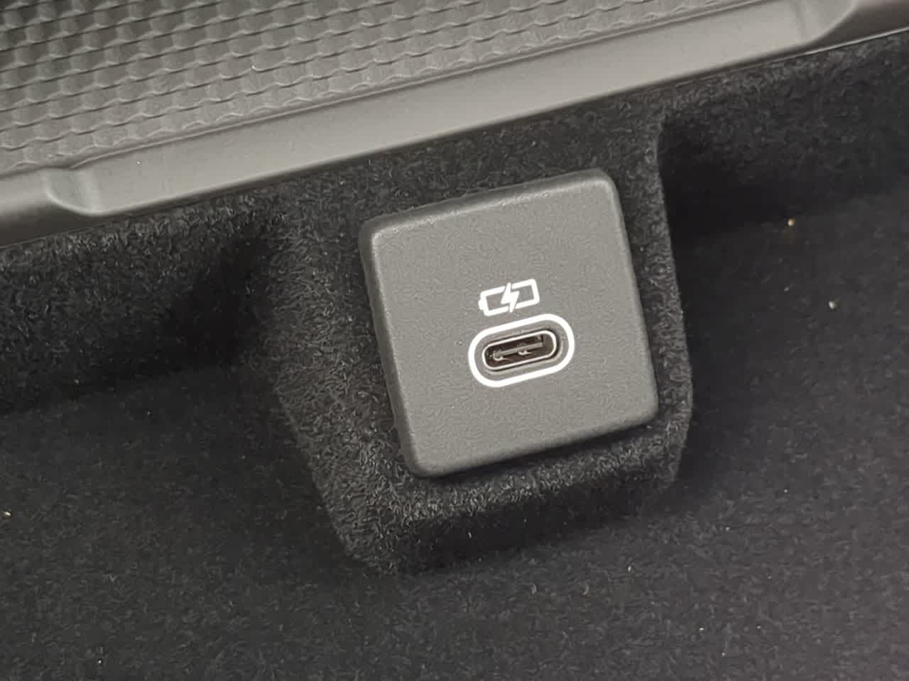 Thumbnail: 2025 Land Rover Range Rover - 34