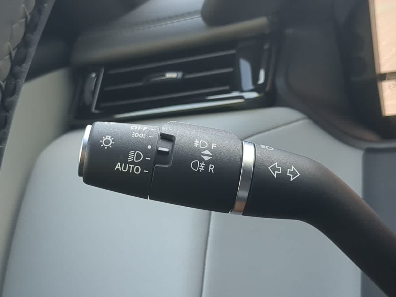 Thumbnail: 2026 Land Rover Range Rover Velar - 28