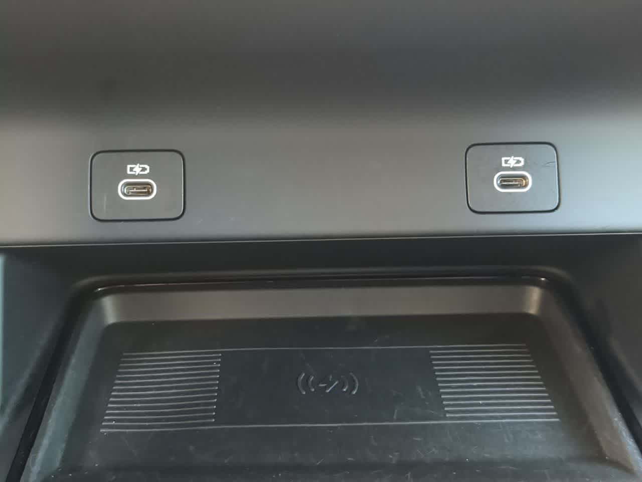 Thumbnail: 2025 Land Rover Discovery Sport - 33