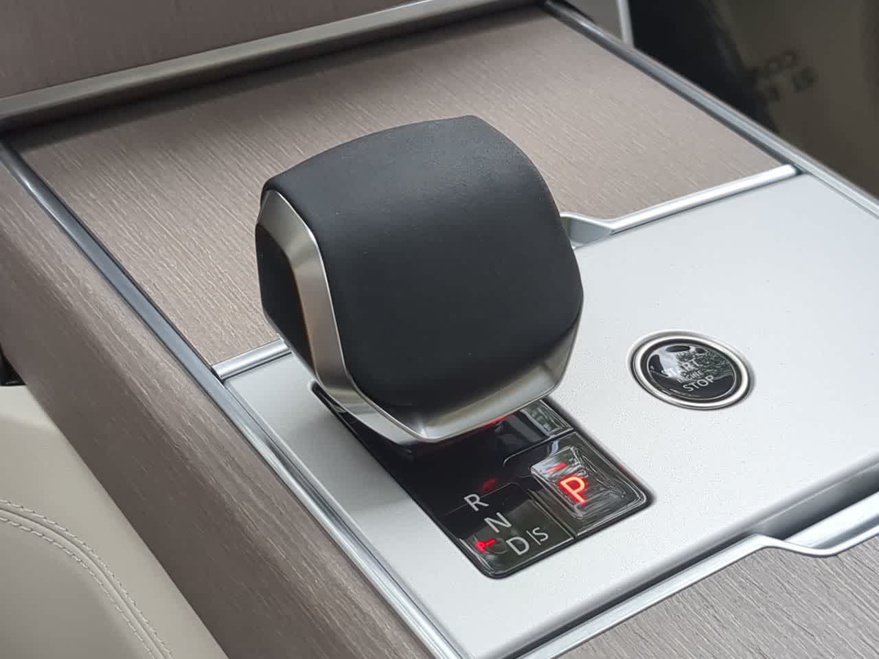 Thumbnail: 2025 Land Rover Range Rover - 34