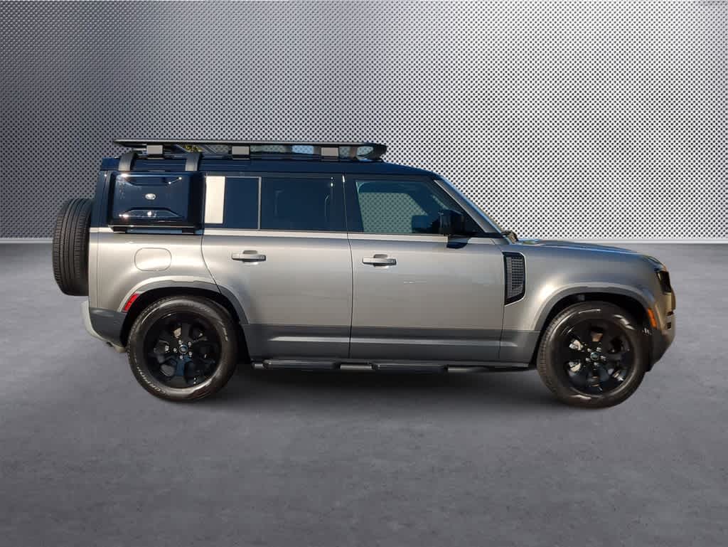 2025 Land Rover Defender 110 9