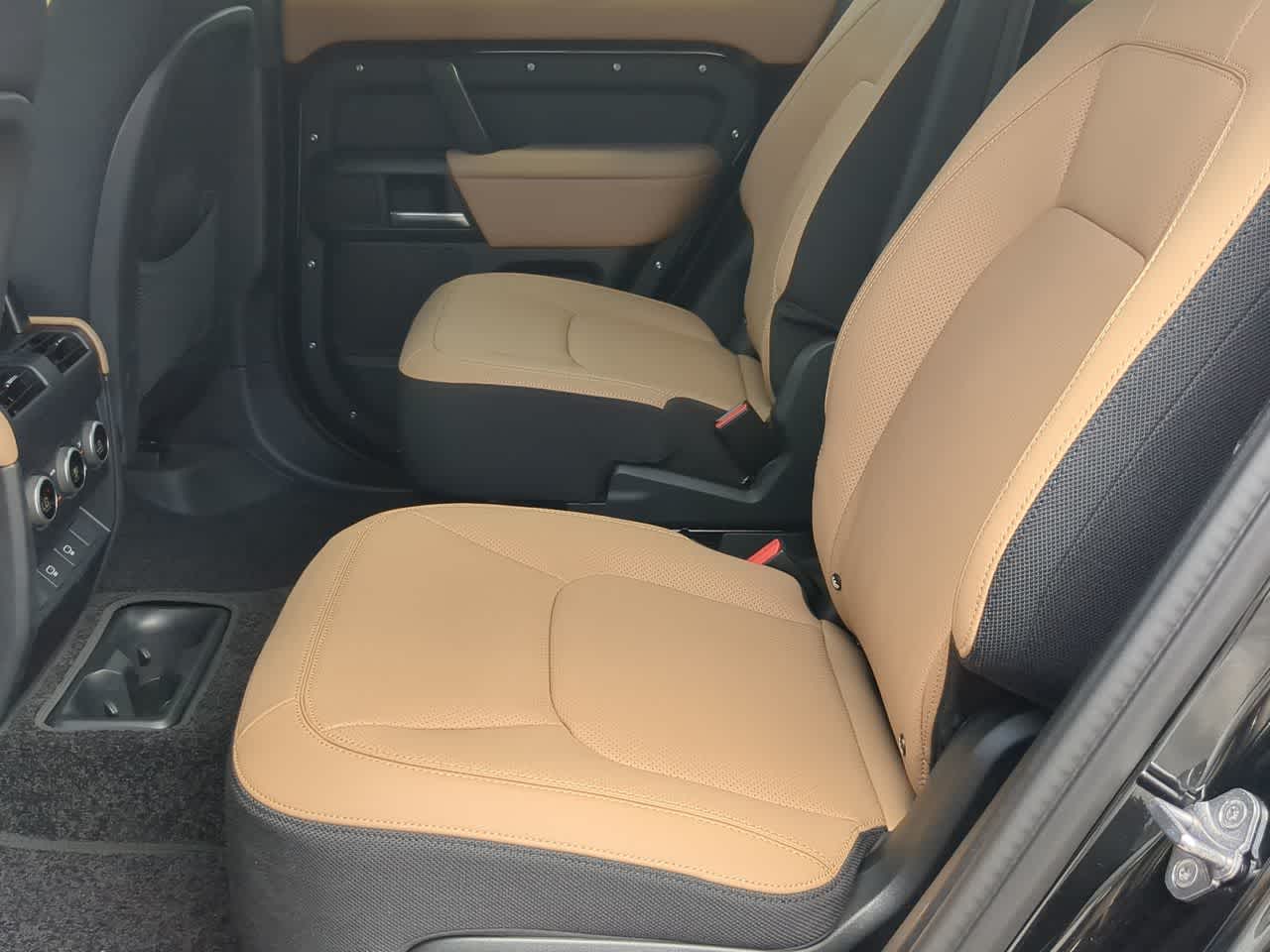 Thumbnail: 2025 Land Rover Defender - 21