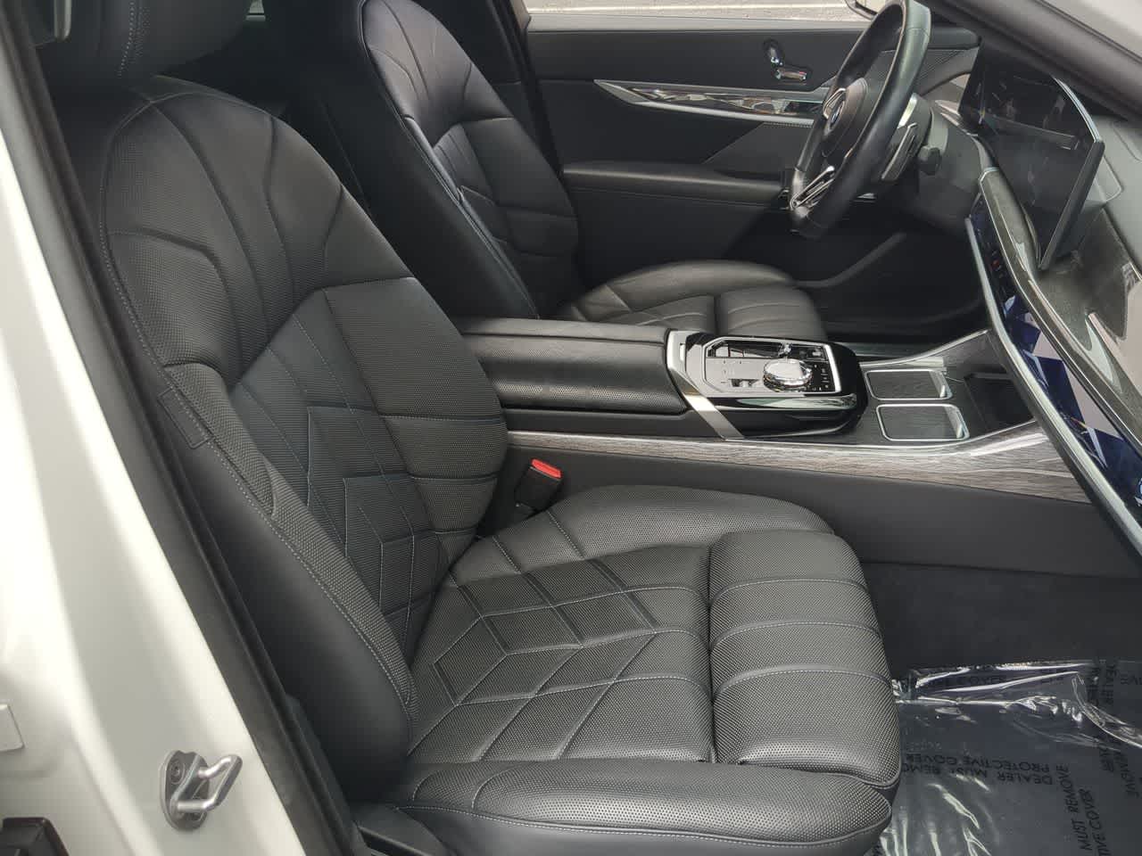 Thumbnail: 2023 BMW 7 Series - 24