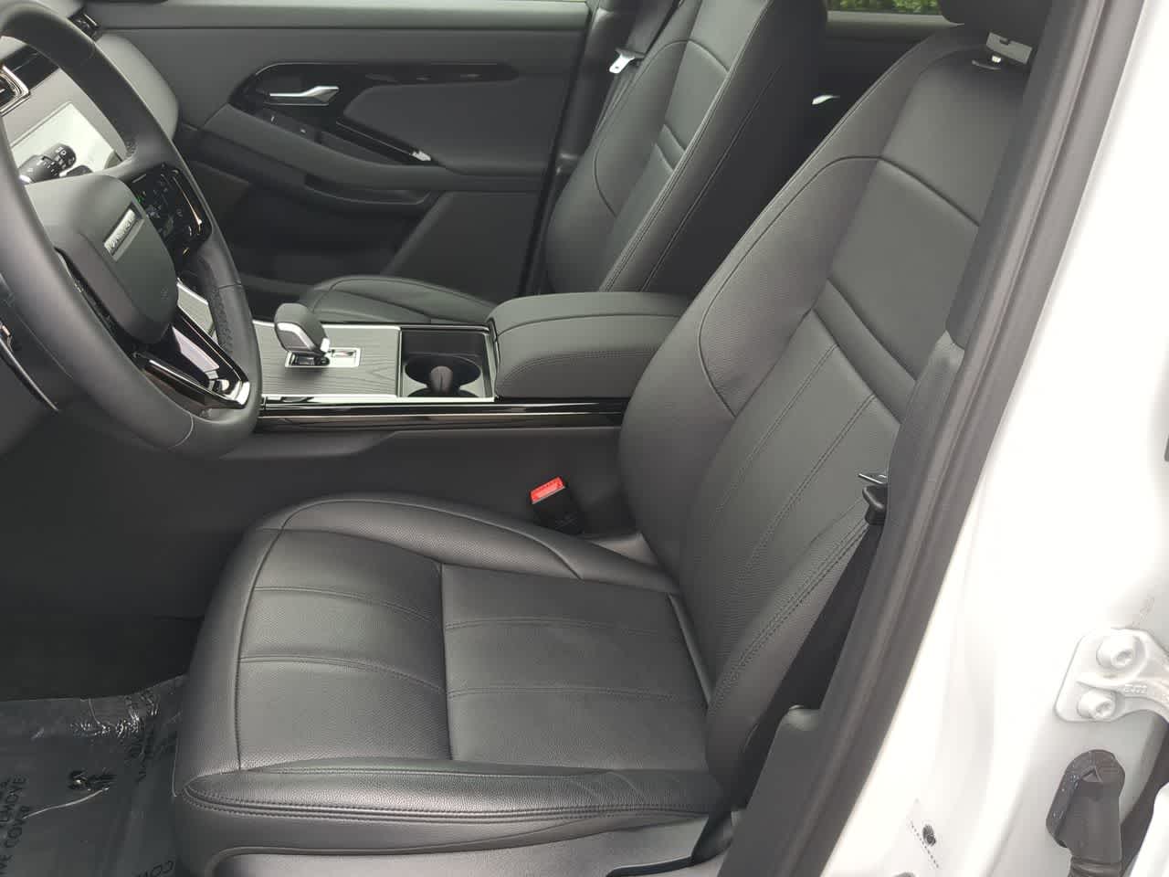 Thumbnail: 2025 Land Rover Range Rover Evoque - 17