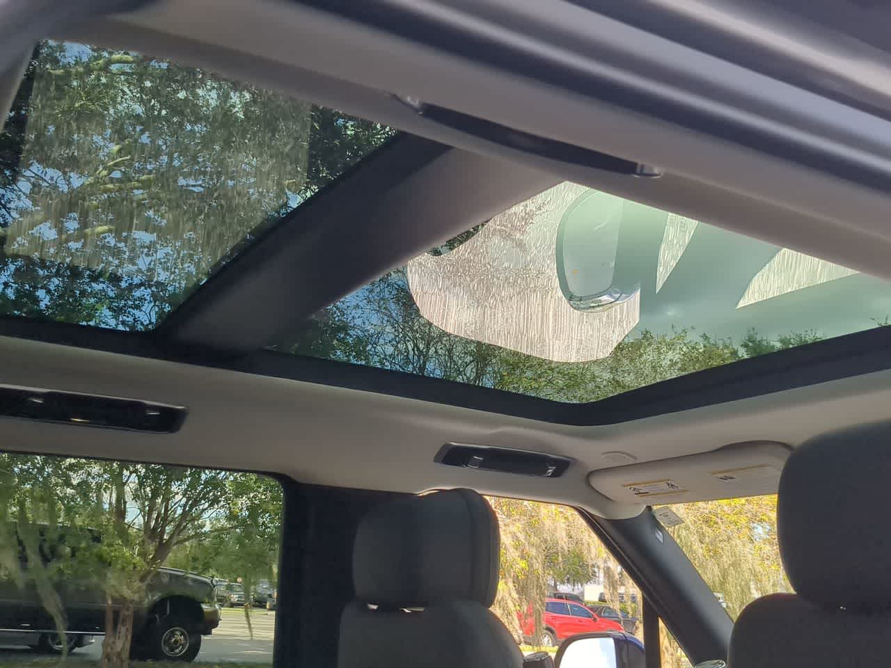 Thumbnail: 2024 Land Rover Range Rover - 22