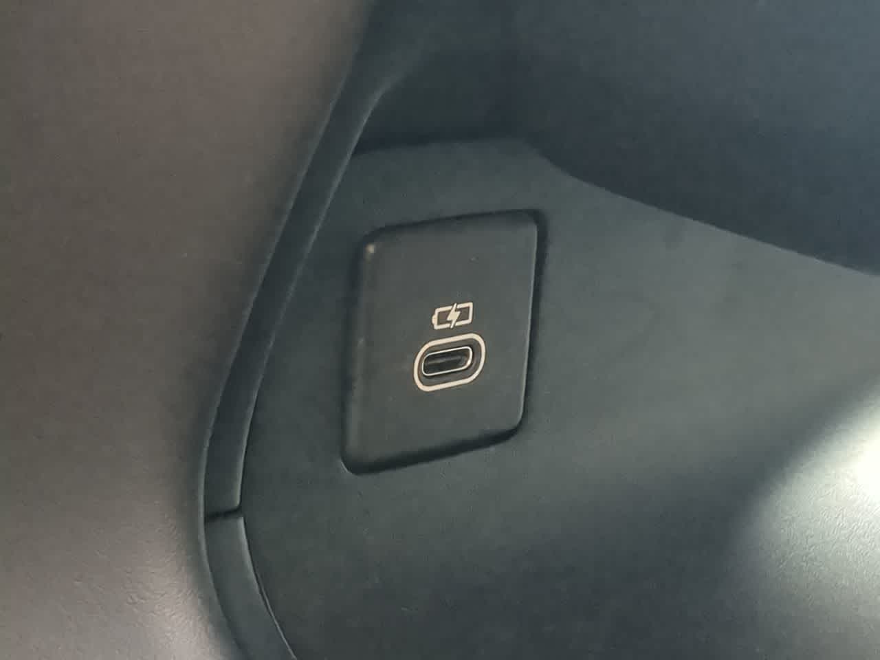 Thumbnail: 2025 Land Rover Range Rover Sport - 32