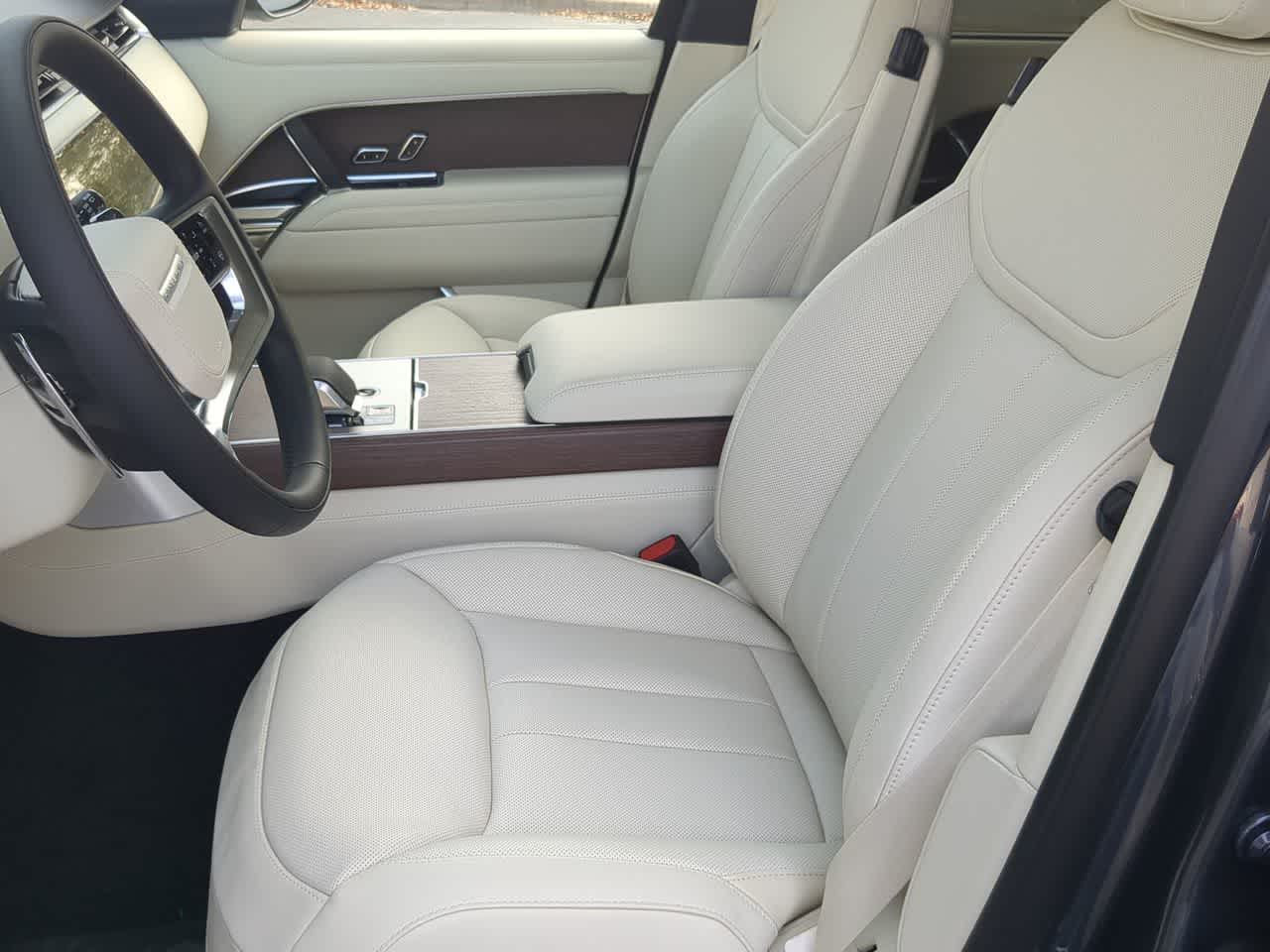 Thumbnail: 2026 Land Rover Range Rover - 10