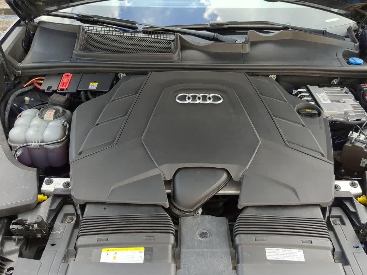 Thumbnail: 2021 Audi Q8 - 14