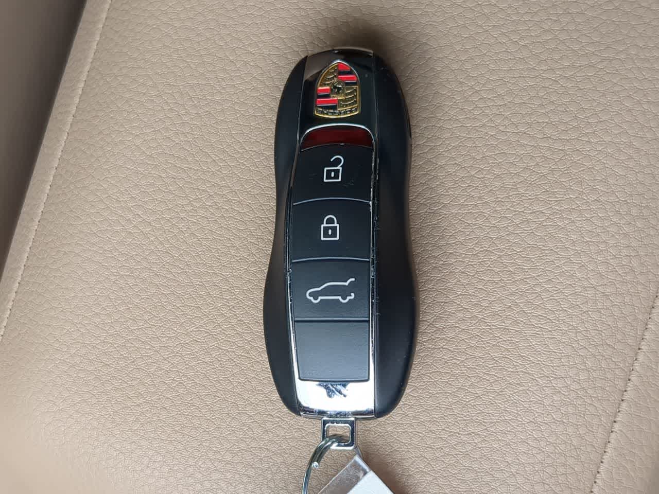 Thumbnail: 2021 Porsche Macan - 36