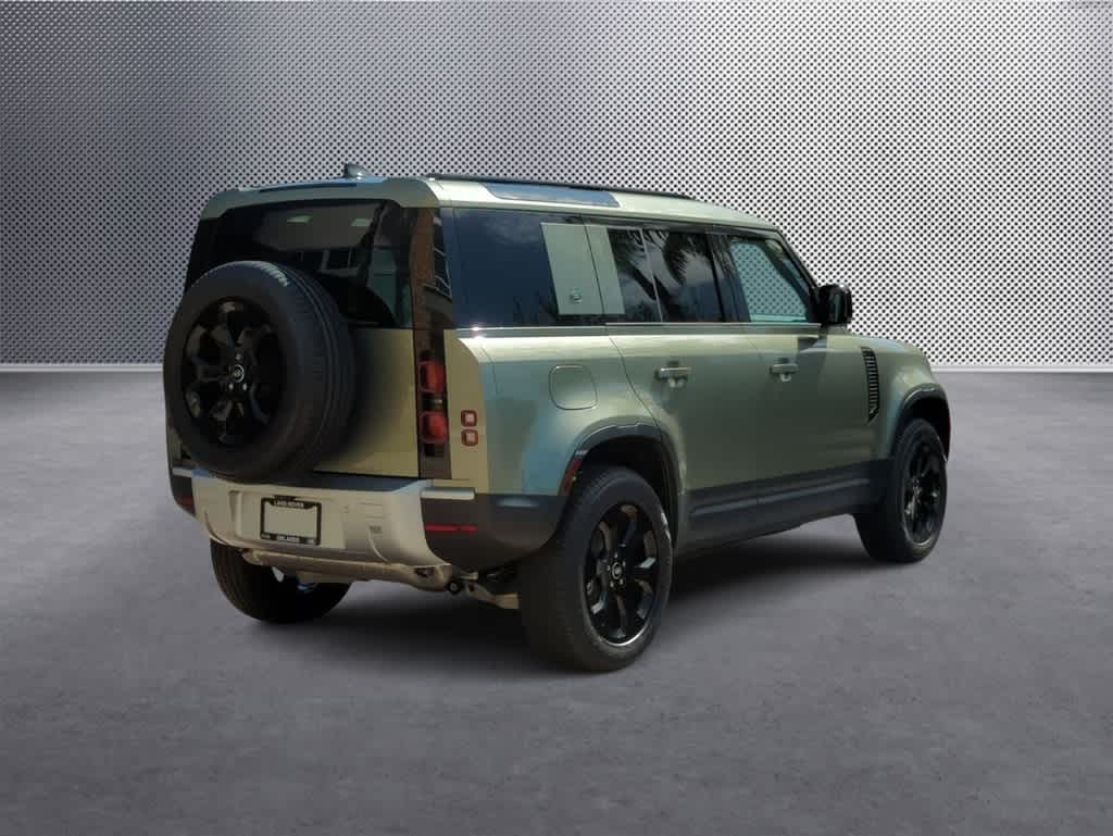 2024 Land Rover Defender  8